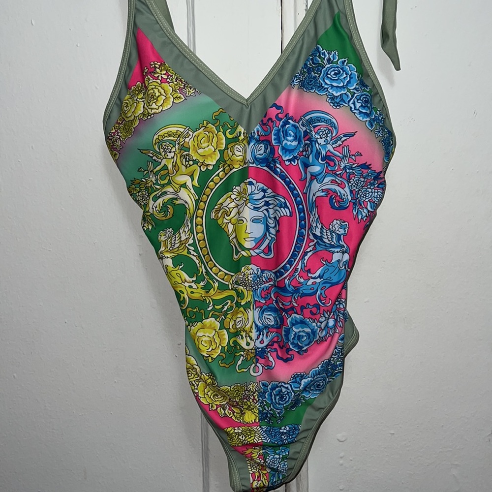 Stunning Swimsuit Set ๐ - Picture 6 of 11